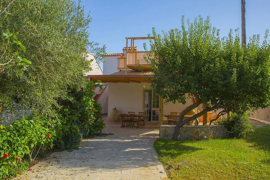 Casa Dei Carrubi Guest House Portopalo Di Capo Passero
