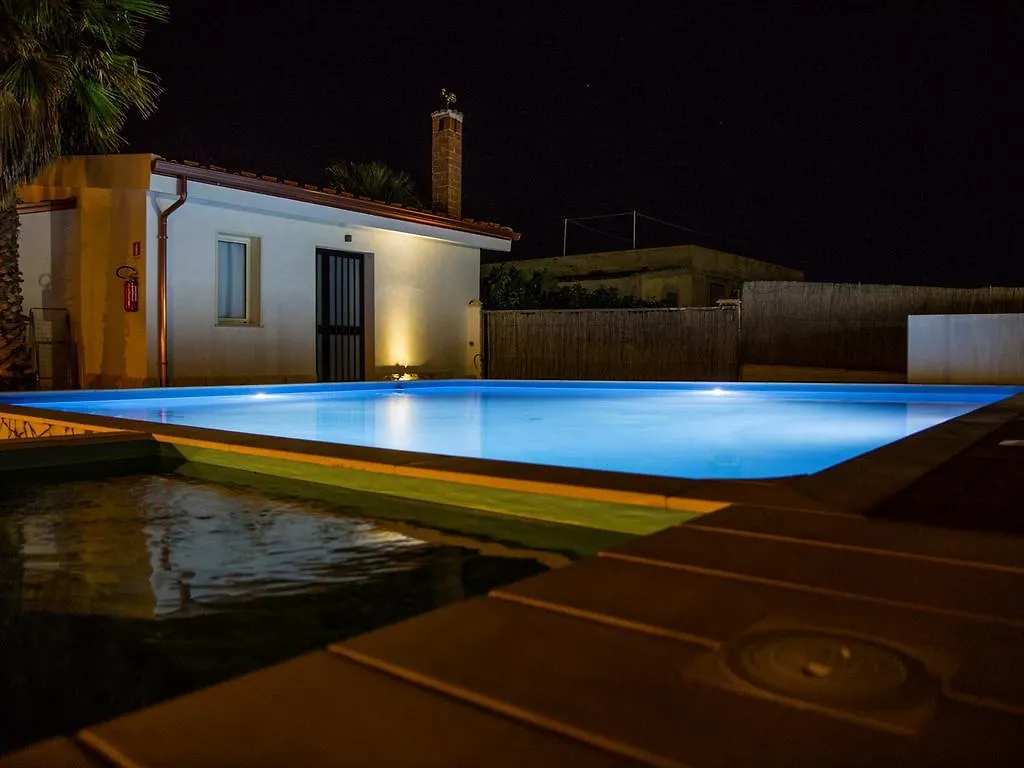 Casa Dei Carrubi Guest House Portopalo Di Capo Passero Italy